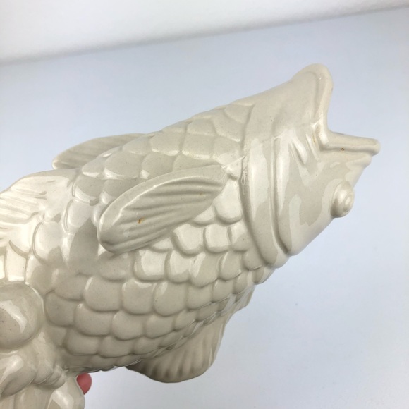VINTAGE 8" White Koi Fish Vase Water Jumping Flowe - Picture 11 of 16